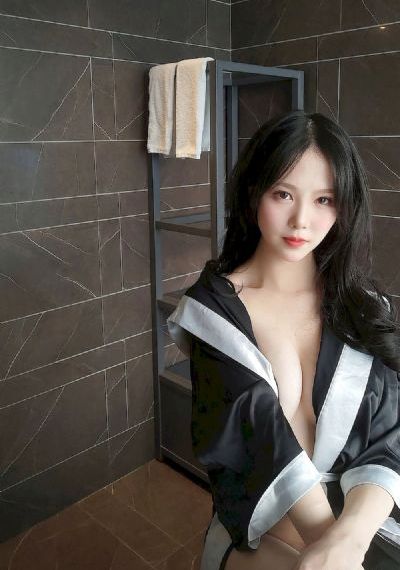 高中生的大包包男_720免费在线播放